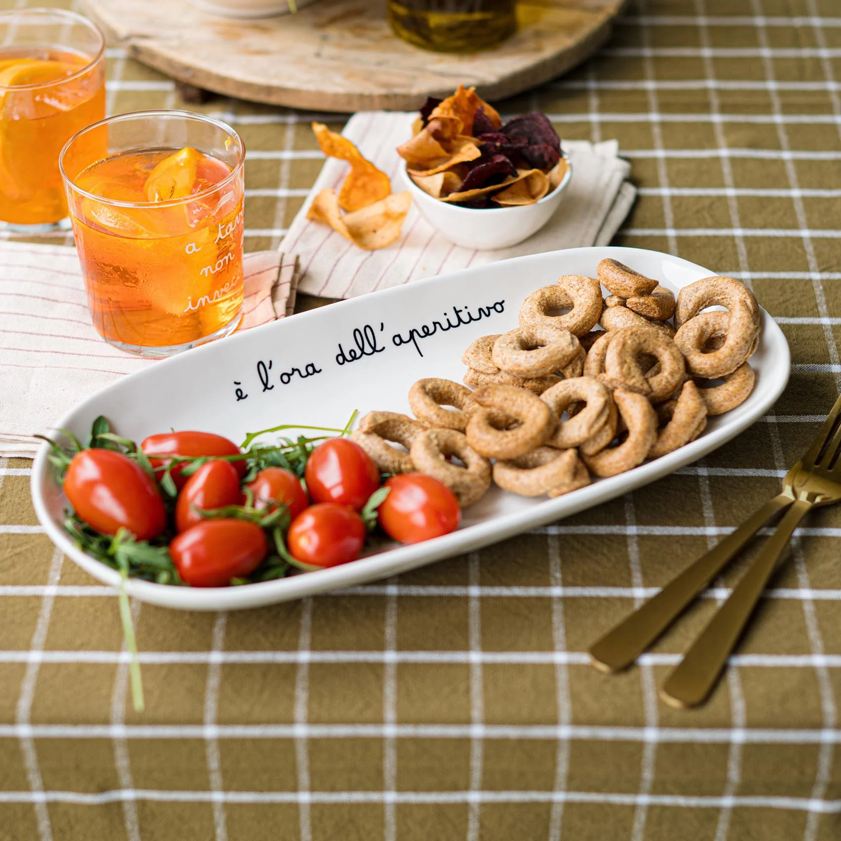 Piatto Ovale Fondo 34 cm - E' l'Ora dell'Aperitivo - Simple Day